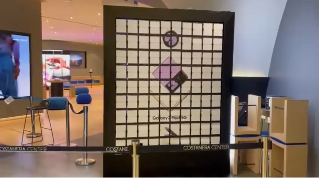 custom size optional color software controlled picture flap display