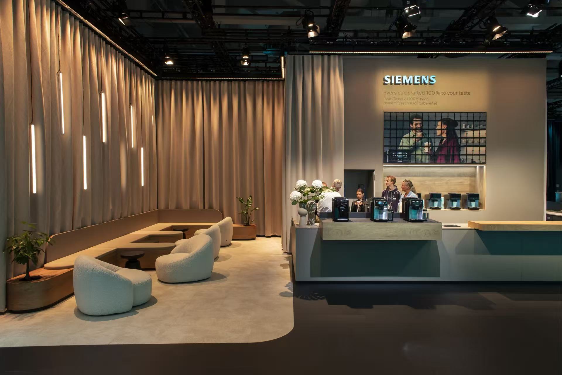 Siemens IFA 2026 Picture Flap Display for Exhibition Booth